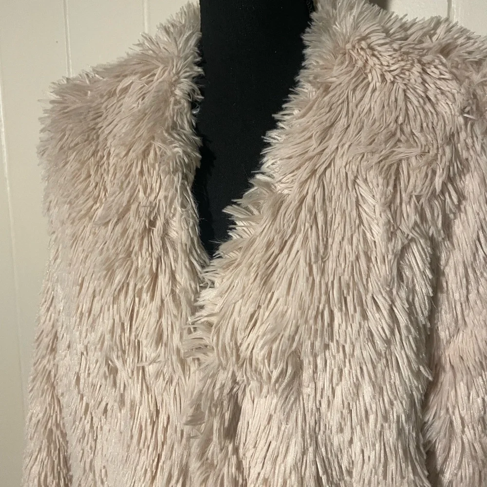 Women's Cream Shaggy Faux Fur Coat .. THE coat 🥳 L - Picture 2 of 6
